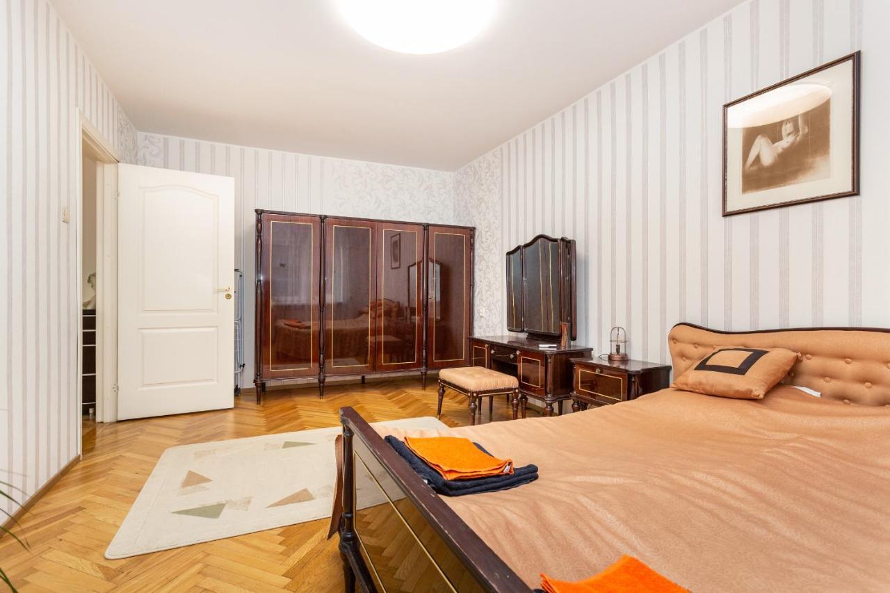 3 Room Central Apartmend 90M2 Parking For One Car Fifth Floor And The Building Does Not Have An Elevator Reval Esterno foto