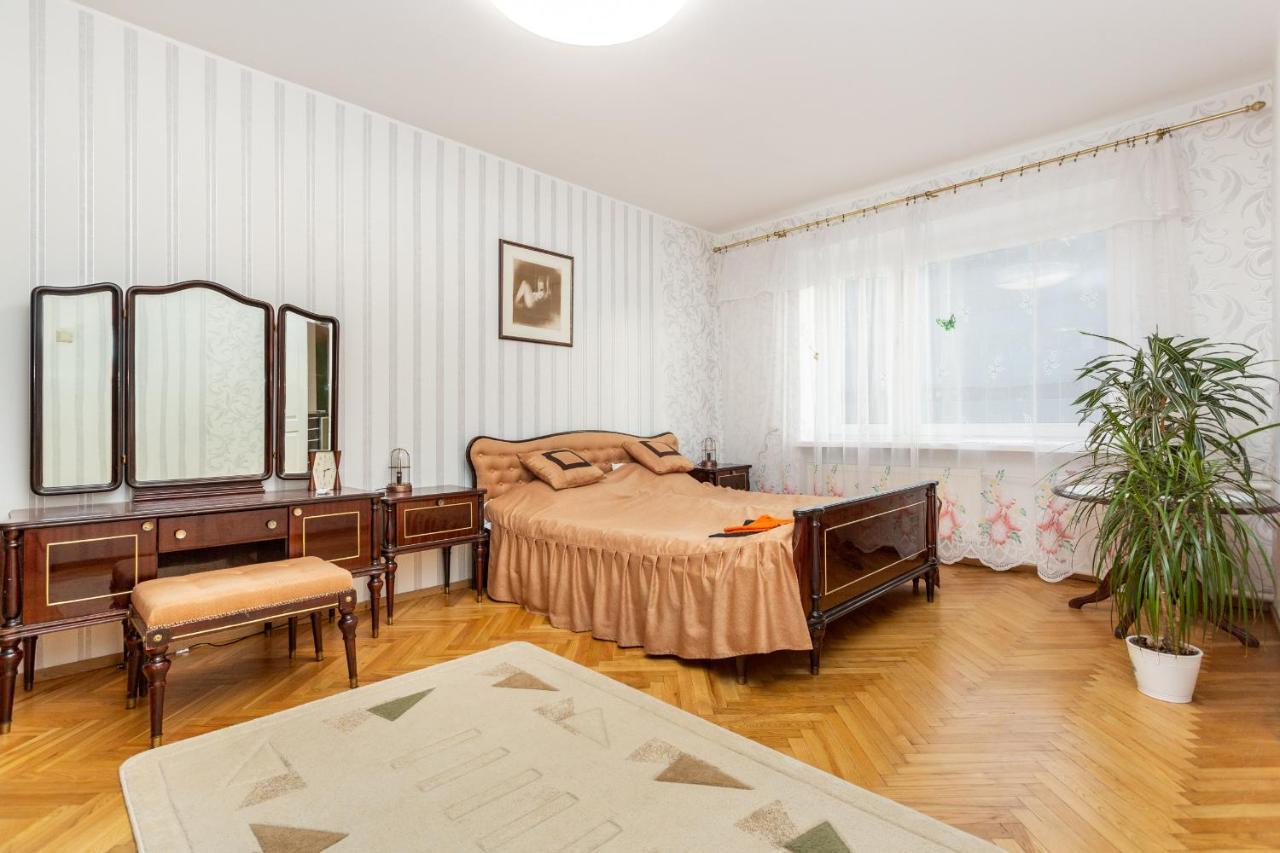 3 Room Central Apartmend 90M2 Parking For One Car Fifth Floor And The Building Does Not Have An Elevator Reval Esterno foto