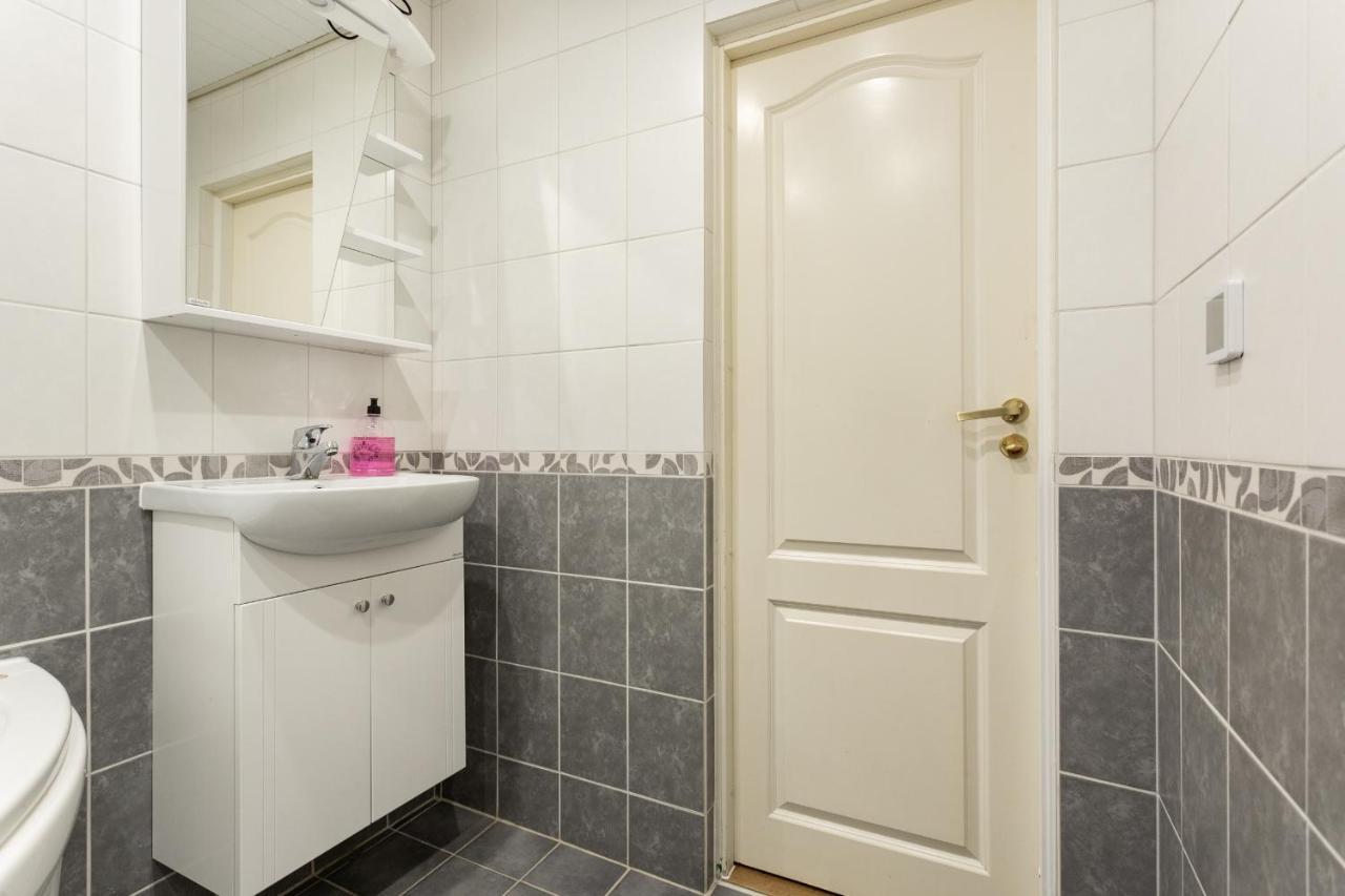 3 Room Central Apartmend 90M2 Parking For One Car Fifth Floor And The Building Does Not Have An Elevator Reval Esterno foto