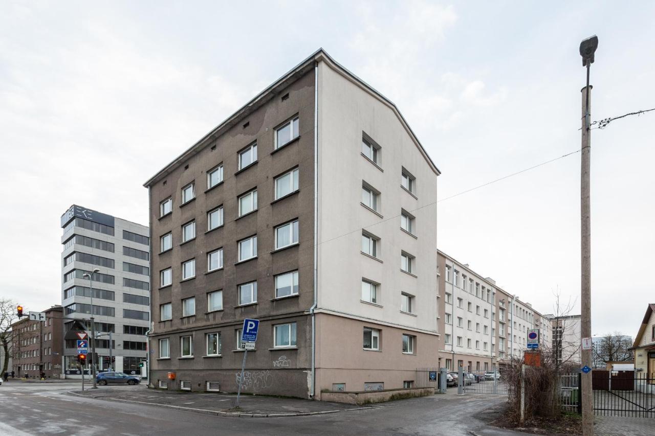 3 Room Central Apartmend 90M2 Parking For One Car Fifth Floor And The Building Does Not Have An Elevator Reval Esterno foto