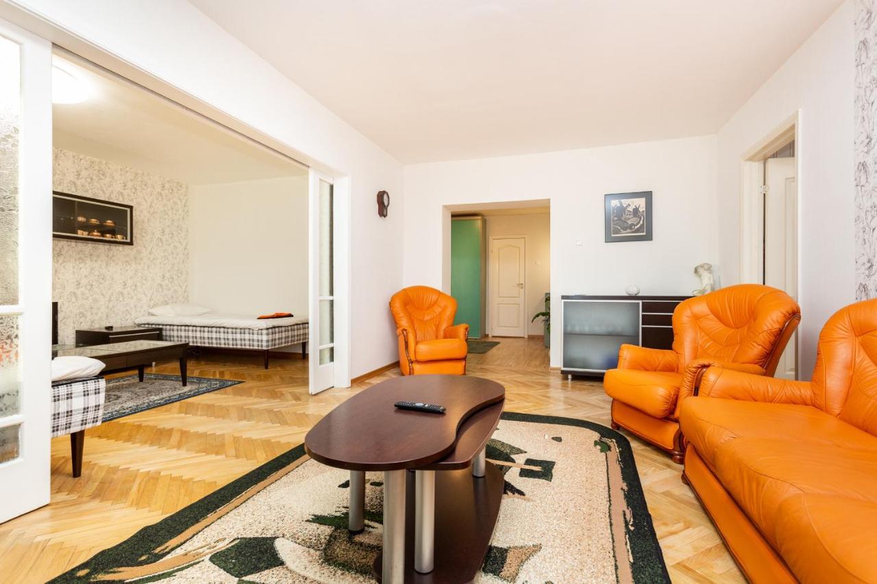 3 Room Central Apartmend 90M2 Parking For One Car Fifth Floor And The Building Does Not Have An Elevator Reval Esterno foto